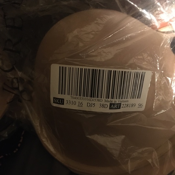 Two Victoria secret Bomshell bras NWT  size 38D beige the other is animal print - Picture 3 of 4